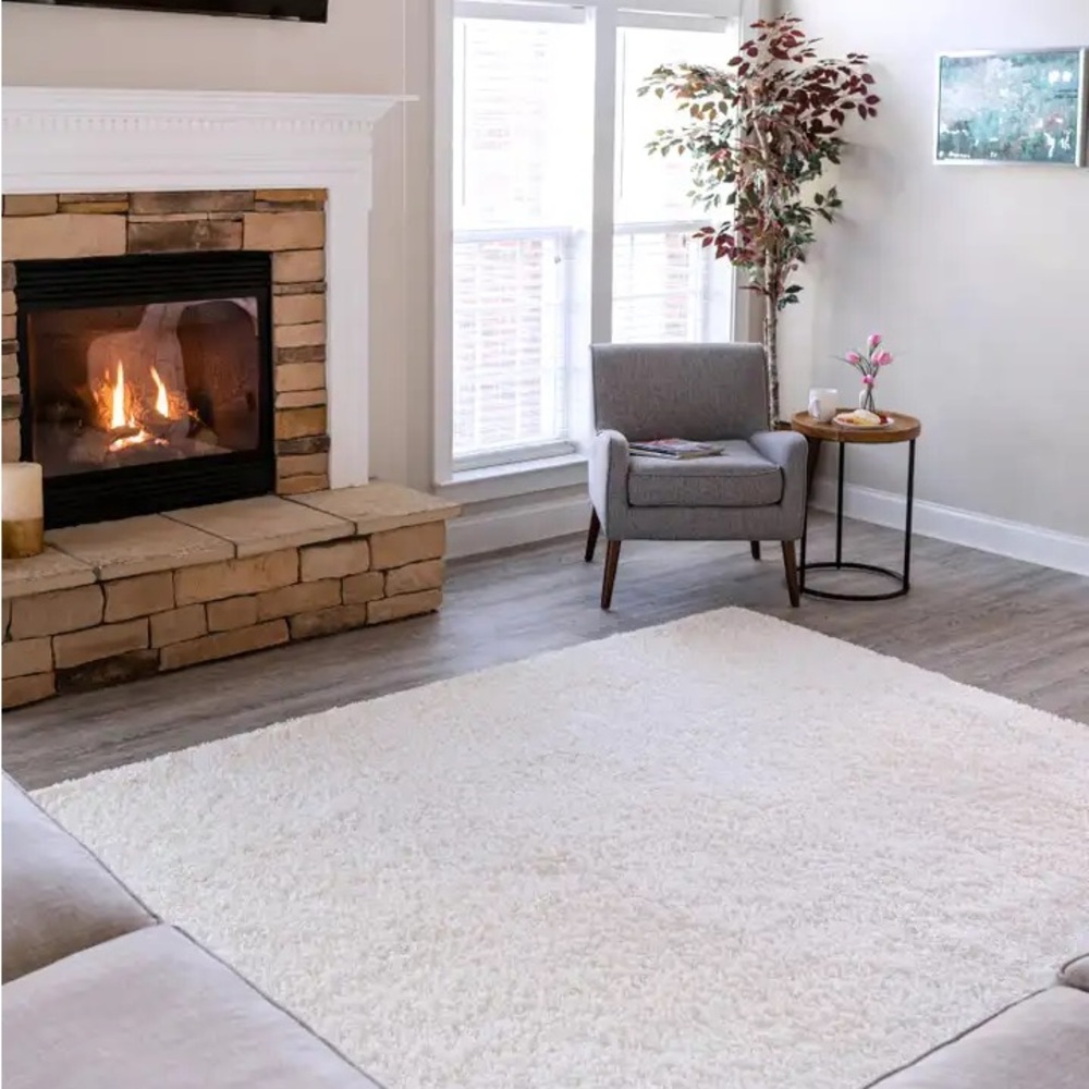 Elegant White Shag Area Rug